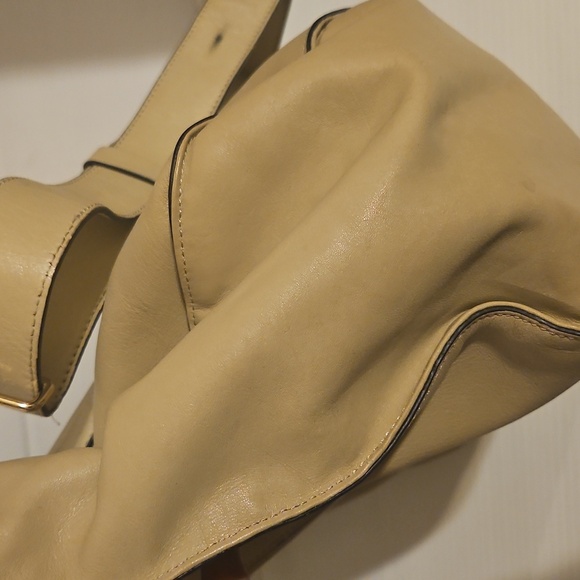 Tan Leather Cecile Bag with Convertible Strap Extra large - Picture 6 of 13